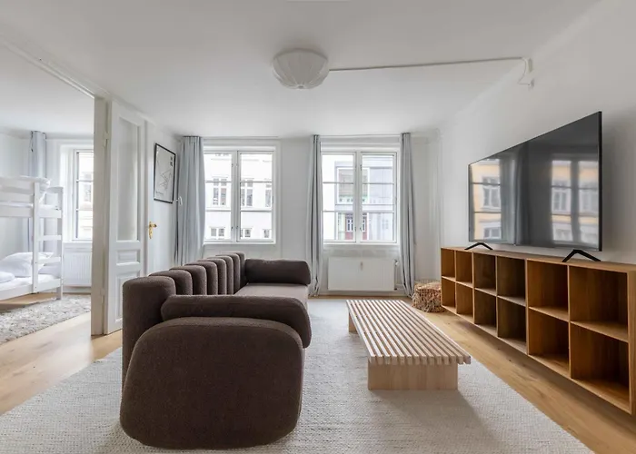 Stylish Apartment On Lively Street In Downtown